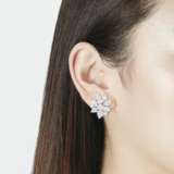 VAN CLEEF & ARPELS DIAMOND CLUSTER EARRINGS - фото 3