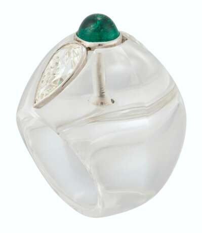 SUZANNE BELPERRON EMERALD, DIAMOND AND ROCK CRYSTAL `ROOF` RING - фото 2