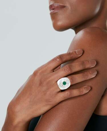 SUZANNE BELPERRON EMERALD, DIAMOND AND ROCK CRYSTAL `ROOF` RING - photo 4
