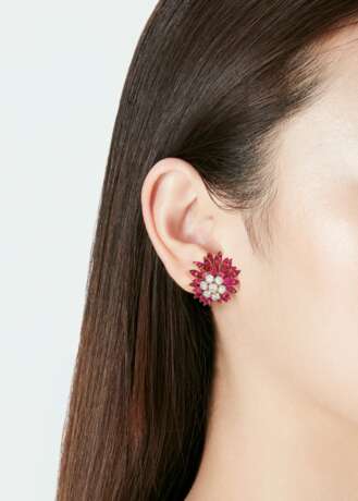 VAN CLEEF & ARPELS RUBY AND DIAMOND EARRINGS - photo 3