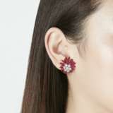 VAN CLEEF & ARPELS RUBY AND DIAMOND EARRINGS - Foto 3