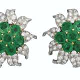 VAN CLEEF & ARPELS EMERALD AND DIAMOND EARRINGS - Foto 1