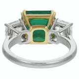 EMERALD AND DIAMOND RING - photo 3