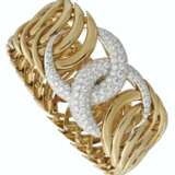 VERDURA DIAMOND AND GOLD `DOUBLE CRESCENT` BRACELET - photo 3