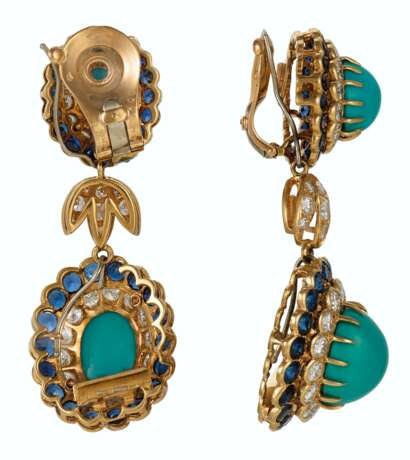 VAN CLEEF & ARPELS TURQUOISE, SAPPHIRE AND DIAMOND EARRINGS WITH UNSIGNED BROOCH - Foto 3