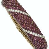 VAN CLEEF & ARPELS RUBY AND DIAMOND ‘PELOUSE’ BRACELET - Foto 3