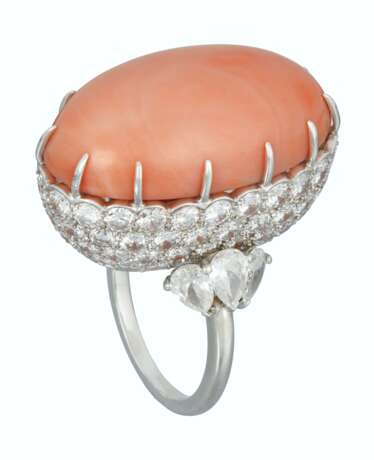HARRY WINSTON CORAL AND DIAMOND RING AND PAIR OF UNSIGNED DROPS - photo 3