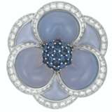 VAN CLEEF & ARPELS PAIR OF CHALCEDONY, SAPPHIRE AND DIAMOND `BLUE GARDENIA` CLIP-BROOCHES - фото 3