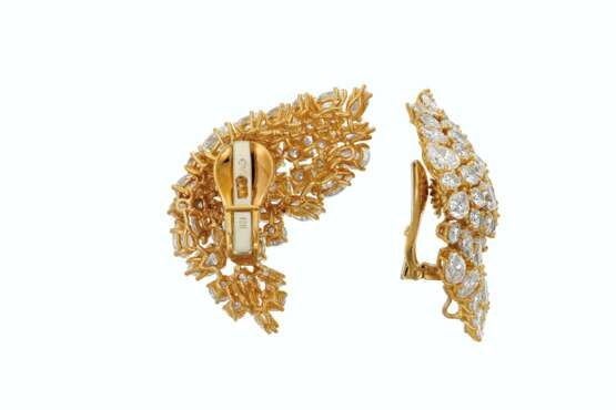 DAVID WEBB DIAMOND EARRINGS - photo 2