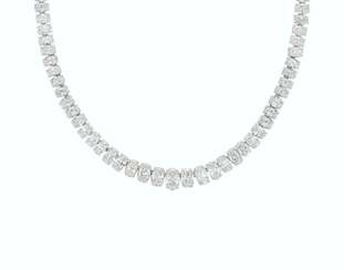 OSCAR HEYMAN &amp; BROTHERS DIAMOND NECKLACE