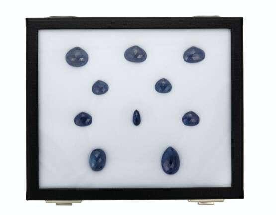GROUP OF UNMOUNTED SAPPHIRES - photo 2