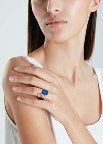 COLORED SAPPHIRE, SAPPHIRE AND DIAMOND RING - фото 4