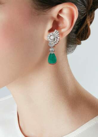 EMERALD AND DIAMOND EARRINGS - photo 3