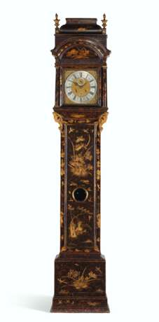 A QUEEN ANNE FAUX-TORTOISESHELL AND GILT-JAPANNED LONG-CASE CLOCK - фото 1