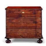 A WILLIAM AND MARY YEW, BURR YEW AND FRUITWOOD CHEST-OF-DRAWERS - фото 3