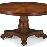 A WILLIAM IV OAK AND TULIPWOOD-BANDED BREAKFAST TABLE - Foto 2