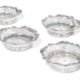Creswick & Co.. A SET OF FOUR VICTORIAN SILVER LARGE WINE COASTERS - Foto 1