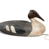 AN AMERICAN CARVED AND PAINTED MERGANSER HEN DECOY - photo 1