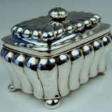 German Silver Biedermeier Sugar Box by G.F. Steusloff circa 1853 GERMAN SILVER 12 LOT GUSTAV FERDINAND STEUSLOFF Argent Travail manuel Biedermeier Allemagne 1853 - photo 2