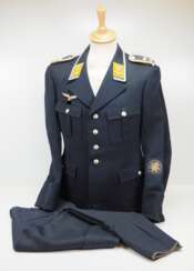 Luftwaffe: Uniform eines Oberfeldwebel und Geräteverwalters für Flugzeuggeräte der fliegenden Truppe.
