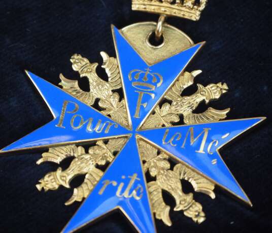 Preussen: Orden Pour le Mérite, für Militärverdienste, mit Krone, im Etui. - Foto 2