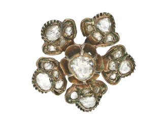 Brosche: antike Blütenbrosche mit großen Diamantrosen, vermutlich russisch 19. Jahrhundert