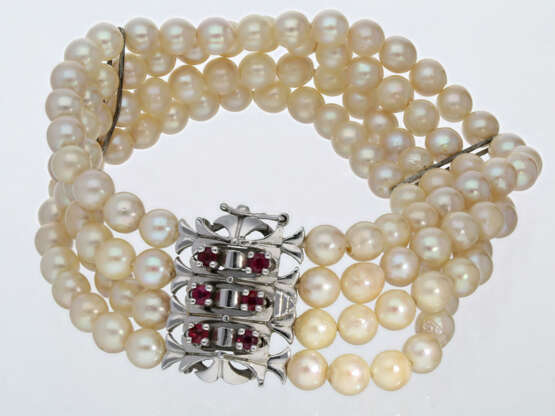 Armband: 4-reihiges Perlenarmband mit weißgoldener Prunk-Schließe - Foto 1