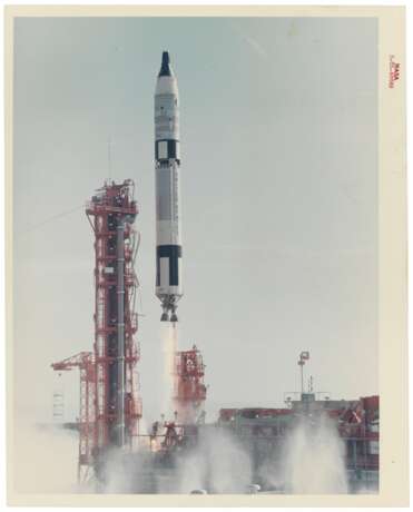 NASA. Launch of the Titan Rocket: 2 photographs of Gemini V as it lifts off from Cape Kennedy, Florida, 21 August, 1965 - фото 2