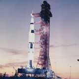NASA. The first Saturn V crewed launch; four views of Apollo 8 on the launchpad, Cape Kennedy, Florida, December 21, 1968 - Foto 7