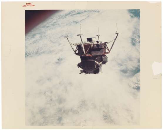 NASA. The first crewed lunar module: Russell Schweickart's spacewalk; Apollo 9 lunar module "Spider" in landing configuration, March 3-13, 1969 - photo 2