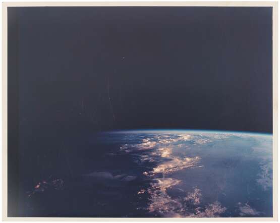 NASA. The luminous Earth at sunset: view from Apollo 9 spacecraft, March 10, 1969 - Foto 2