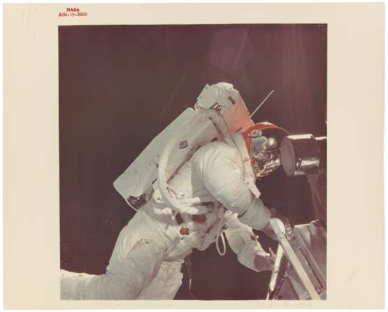 NASA. The first crewed lunar module: Russell Schweickart's spacewalk; Apollo 9 lunar module "Spider" in landing configuration, March 3-13, 1969 - photo 5