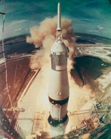 NASA. The Launch: Apollo 11 lifts off; Crowds gather to watch history in the making, July 16, 1969 - photo 1