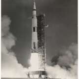 NASA. The Launch: Apollo 11 lifts off; Crowds gather to watch history in the making, July 16, 1969 - фото 5