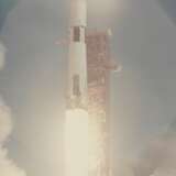 NASA. "Liftoff! We have a liftoff": three photographs in sequence of the Saturn V rocket launching, Cape Canaveral, Florida, July 16, 1969 - Foto 4