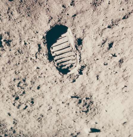 NASA. The footprint on the Moon, July 16-24, 1969 - photo 1