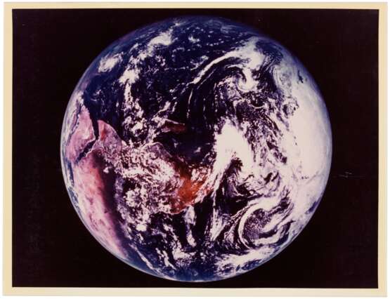 NASA. Two versions of the “Blue Marble”, the first photograph of the full Earth seen by human eyes, December 7-19, 1972 - photo 5