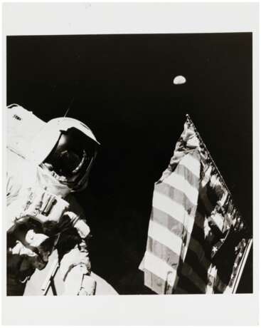 NASA. Astronaut Harrison Schmitt with the Earth above the US flag, December 7-19, 1972 - photo 2
