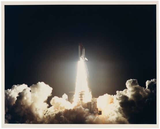 NASA. Liftoff: a group of nine pre-launch and launch photographs of Space Shuttles "Atlantis"; "Columbia"; "Discovery"; and "Endeavour", Cape Canaveral, Florida, May 4, 1989-March 13, 1992 - Foto 13