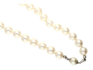Kette: lange und sehr schöne Perlenkette