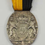 Sachsen-Coburg und Gotha: Ovale silberne Herzog Carl Eduard-Medaille. - photo 2