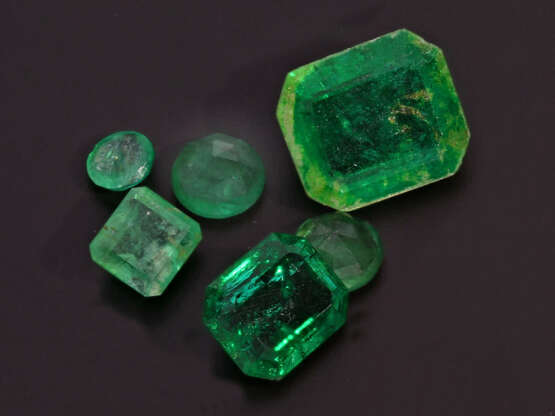 Steine: Konvolut Smaragde und Smaragd-Dubletten - фото 1
