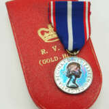 Großbritannien: Königlicher Viktoria-Orden, Goldene Ehrenmedaille, 6. Modell (seit 1955), Ausführung für Herren, im Etui. - фото 1