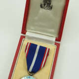 Großbritannien: Königlicher Viktoria-Orden, Goldene Ehrenmedaille, 6. Modell (seit 1955), Ausführung für Herren, im Etui. - photo 2