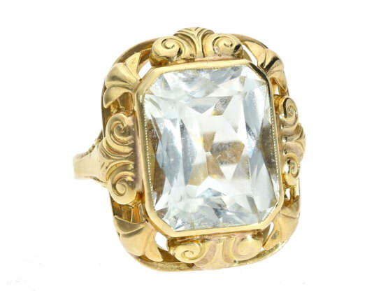 Ring: dekorativer, alter Goldschmiedering mit schönem Aquamarin - photo 1