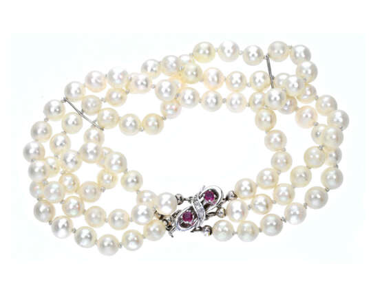Armband: 3-reihiges vintage Perlenarmband mit weißgoldener Rubin/Diamantschließe - фото 1