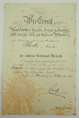 Sachsen-Altenburg: Sachsen Ernestinischer Hausorden, Silberne Verdienst-Medaille, Urkunde für einen Amtsdiener in Berlin. - photo 1