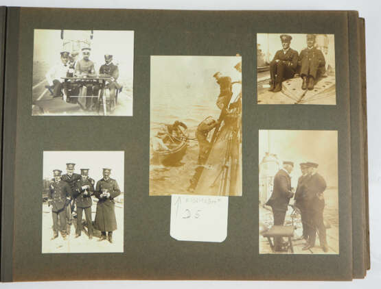 Fotoalbum des Marine-Stabsarzt Dr. R.N. der III. Unterseebootsflotille. - фото 16
