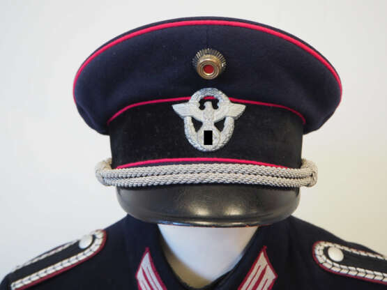 Feuerlöschpolizei: Uniformensemble eines Feuerwehrmannes. - Foto 3