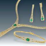 Kette/Armband/Ohrschmuck: modernes, hochfeines Smaragd/Brillant-Schmuckset aus 18K Gold, ca. 2,65ct Brillanten - Foto 1